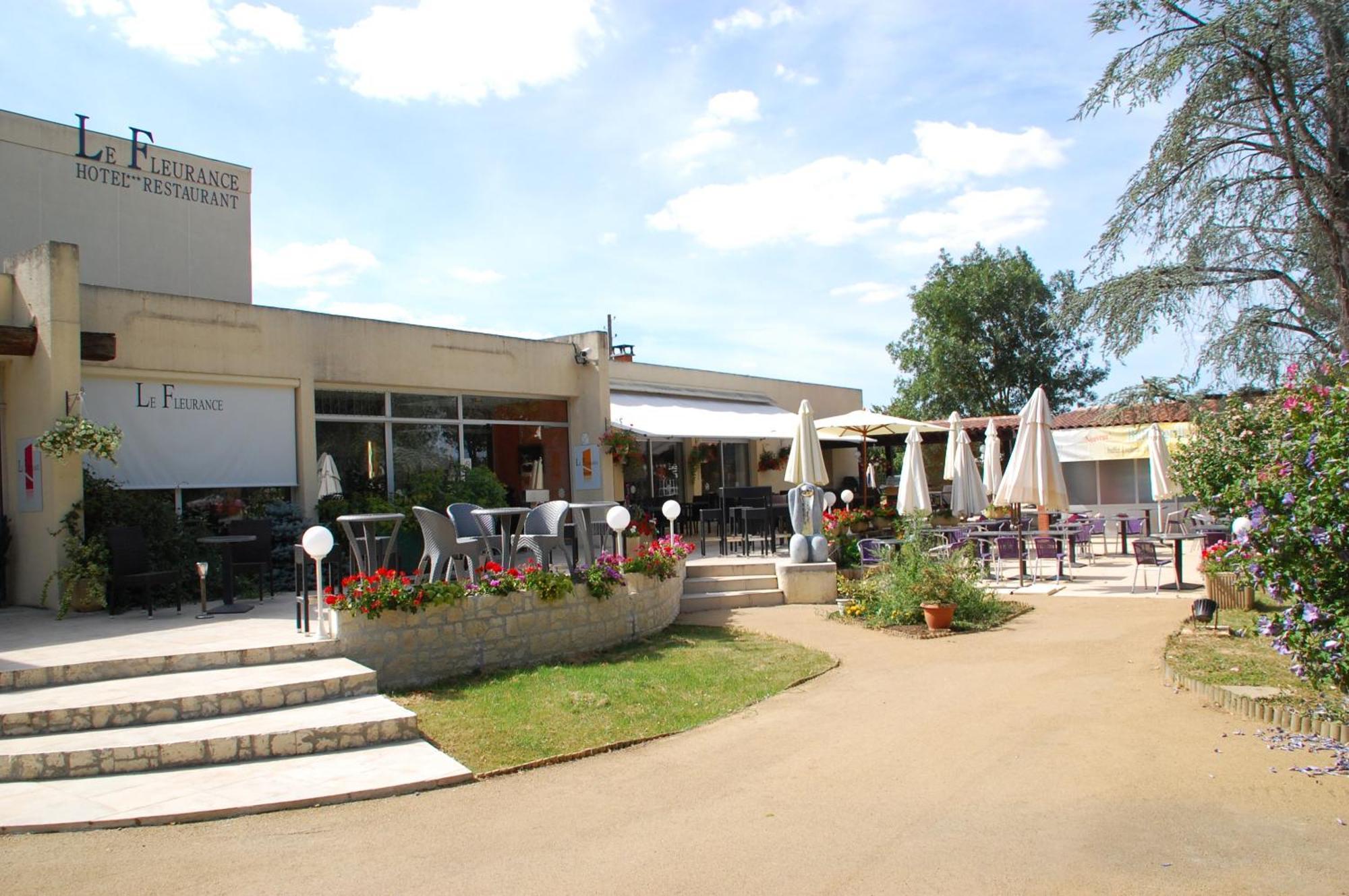 Le Fleurance - NOUVELLE équipe - Groupe LOGIS Hôtels Exterior foto