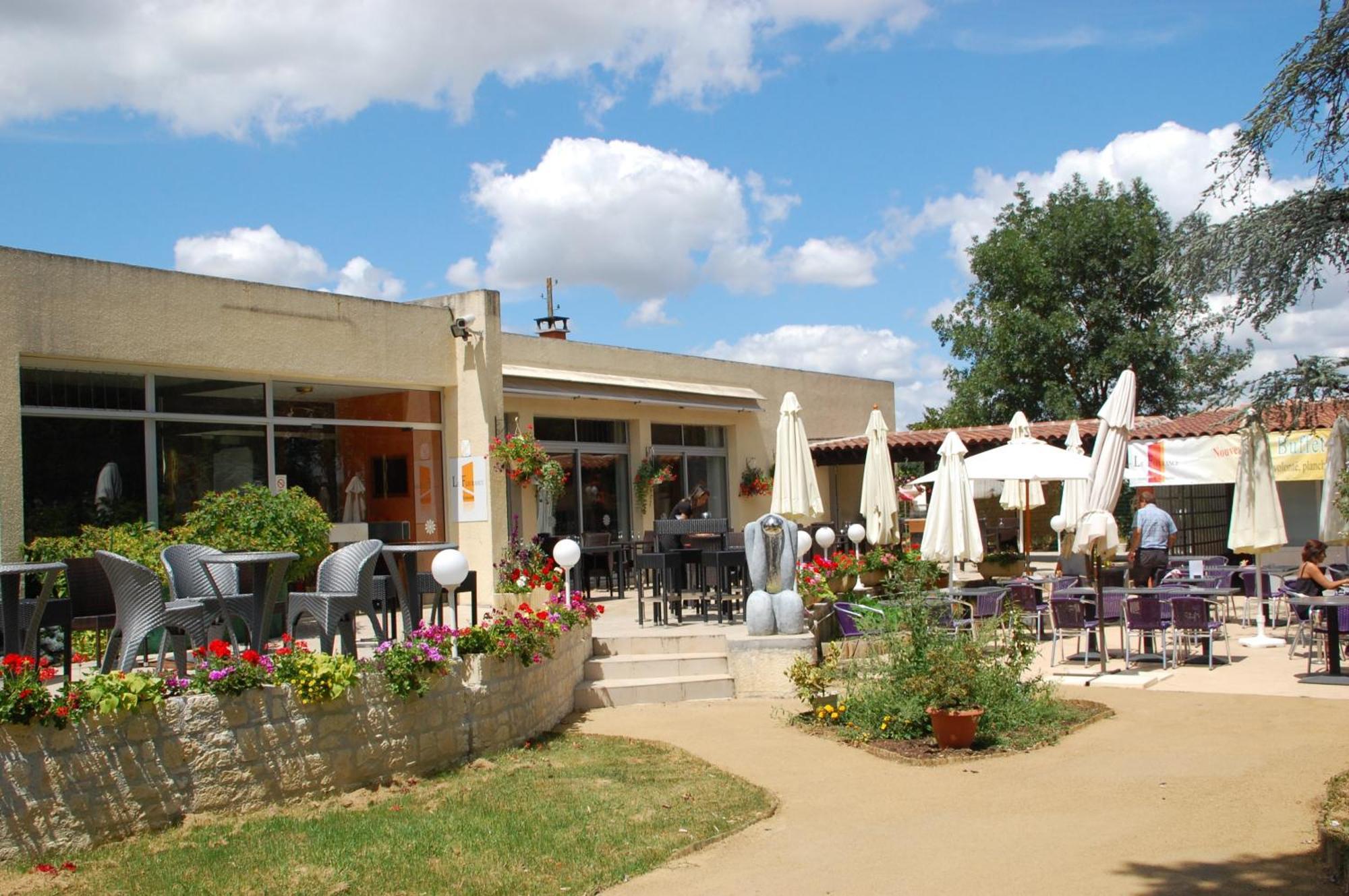 Le Fleurance - NOUVELLE équipe - Groupe LOGIS Hôtels Exterior foto