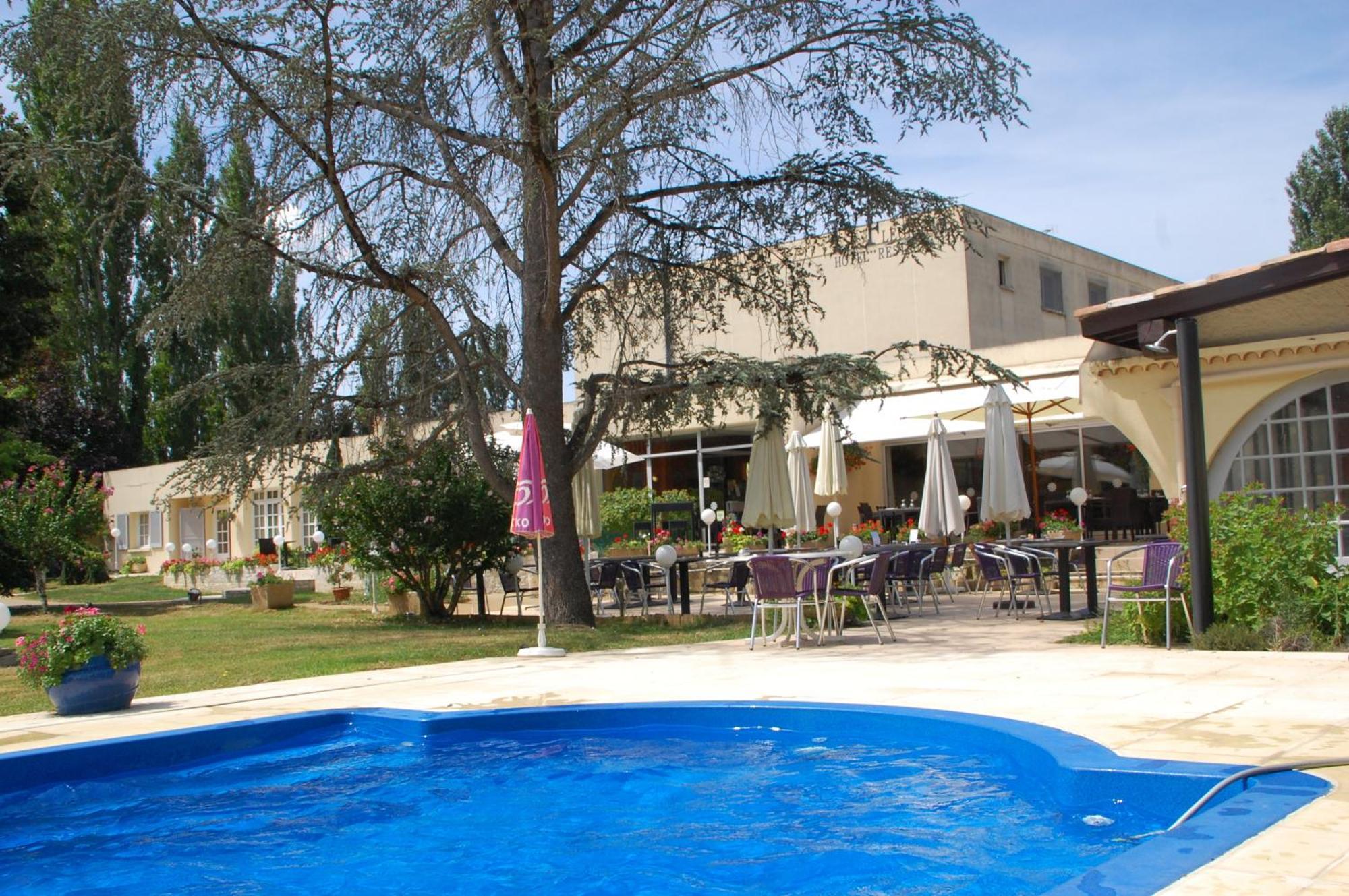Le Fleurance - NOUVELLE équipe - Groupe LOGIS Hôtels Exterior foto