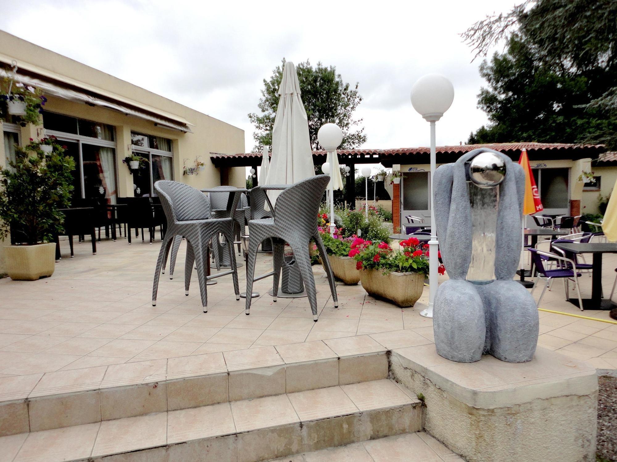 Le Fleurance - NOUVELLE équipe - Groupe LOGIS Hôtels Exterior foto